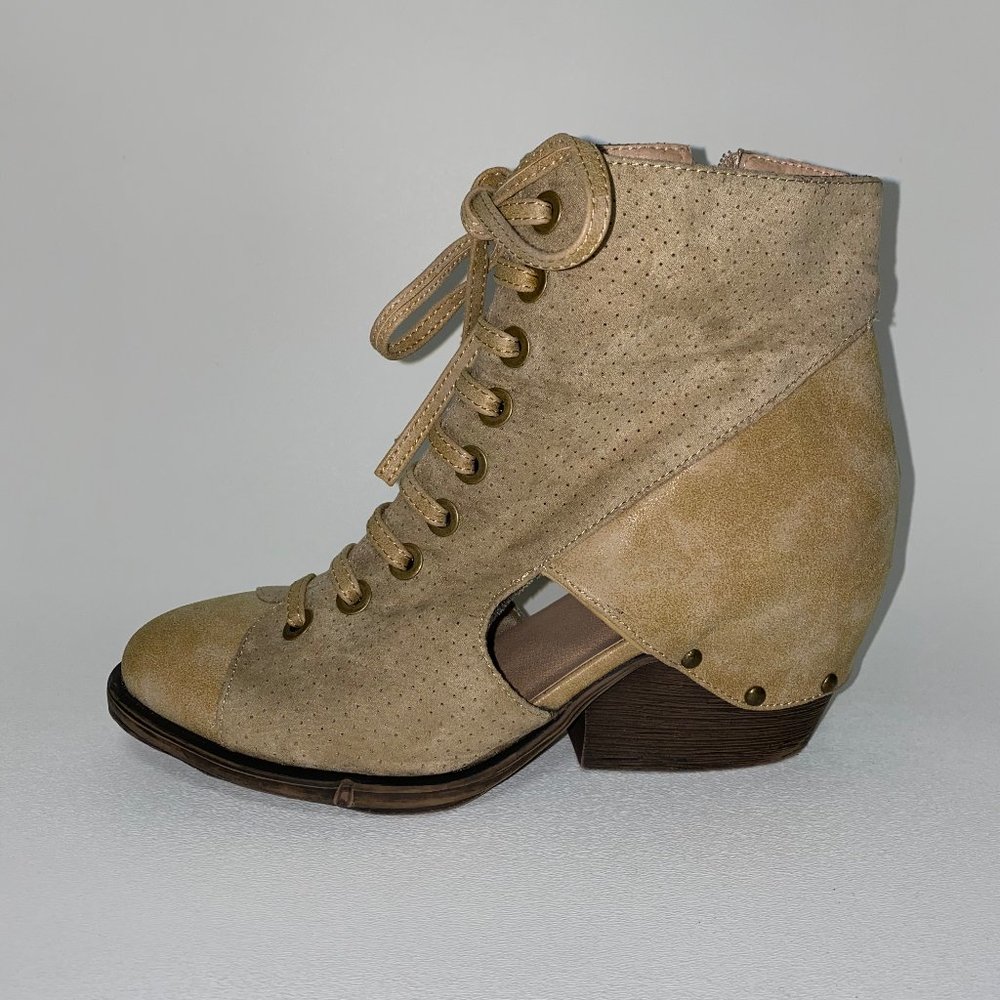 2 LIPS TOO Shoes